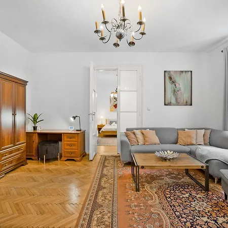 Apartment Historical Centrum Escape - Culture & Life