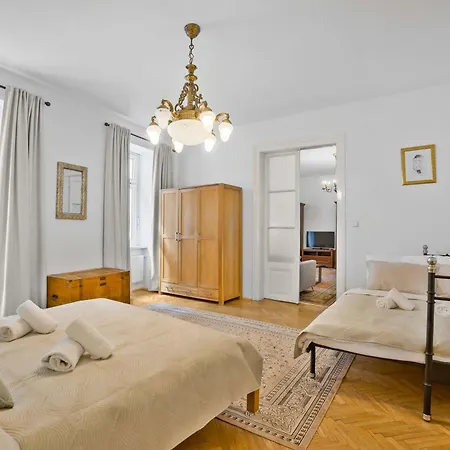 Historical Centrum Escape - Culture & Life Bratislava