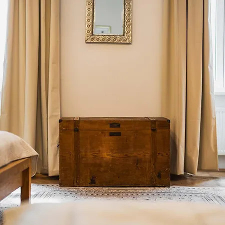 Apartment Historical Centrum Escape - Culture & Life